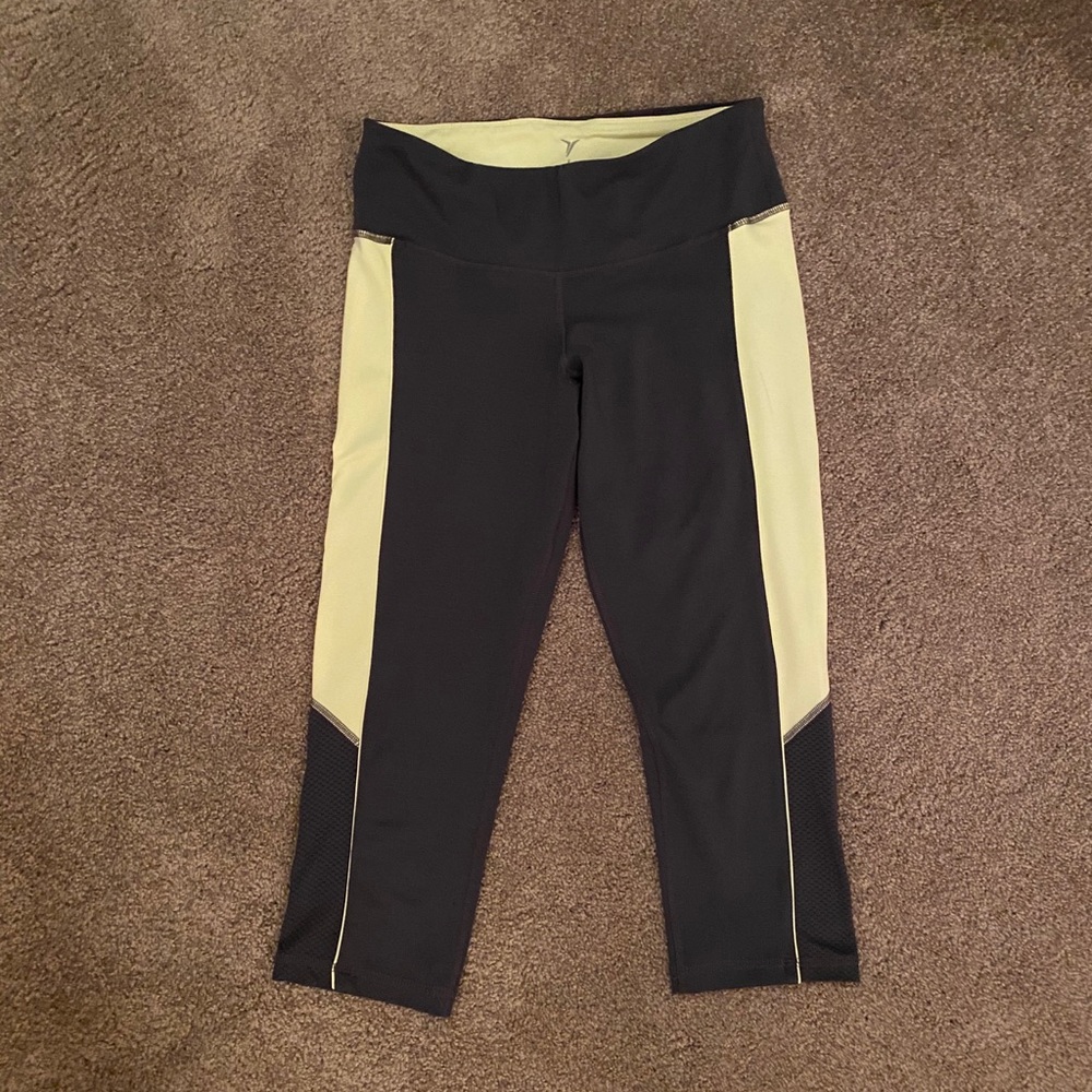 Old Navy Active Cropped Leggings